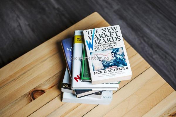 Forex-trading-journals-stacked-on-eachother