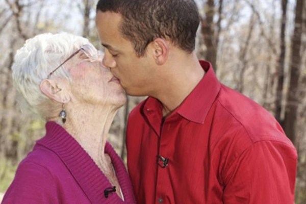 Dating-An-Older-Woman